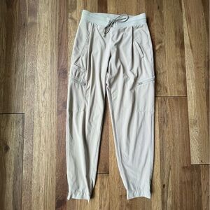 Athleta Go Far Travel Pant Jogger Women’s Sz 2 Khaki‎ Tan Lightweight Hiking